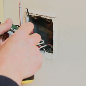 神奈川で照明交換や取り付け等の電気工事が必要でしたらご連絡ください