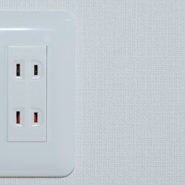 神奈川の電気工事会社でコンセント増設・交換でしたらご連絡ください